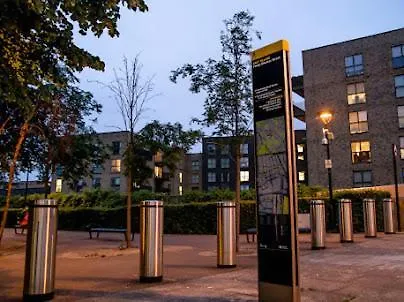 Kayz Lodge- Luxury Ensuite-Private & Shared Accommodation In A New House At The Olympic Village Overlooking Stratford Westfield And Tube Station-2